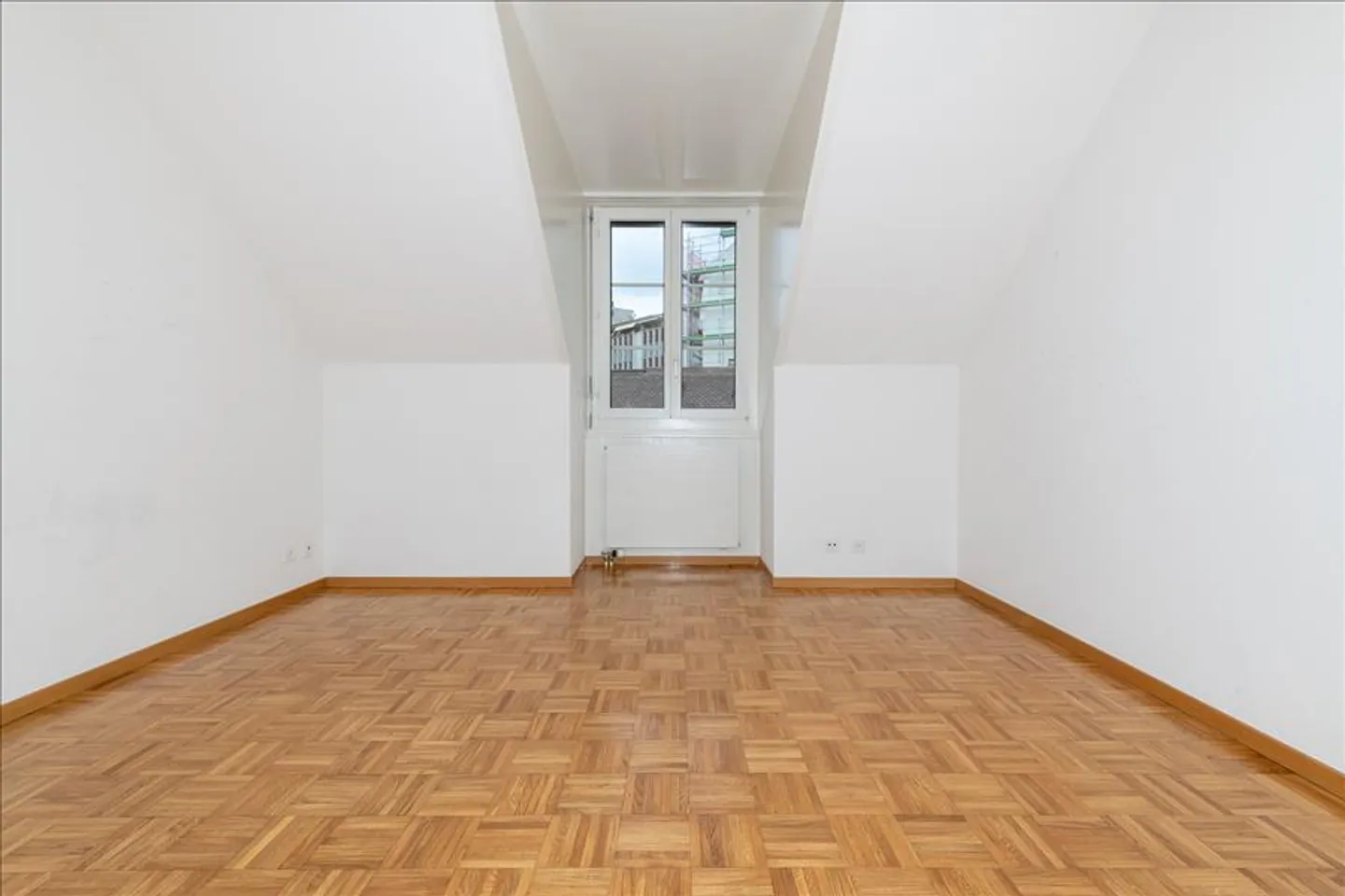 Superbo attico in affitto nel cuore della città - Foto 4 di 9