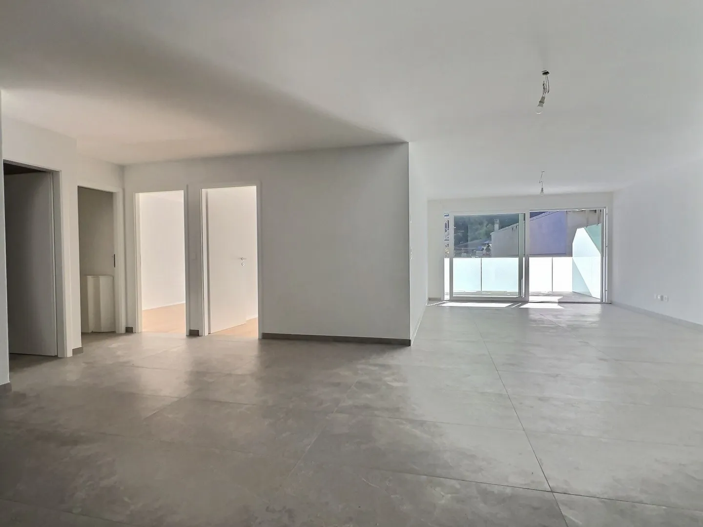 Geräumige 3,5-Zimmer-Wohnung mit großer Terrasse von 30 m2 - Foto 7 von 20