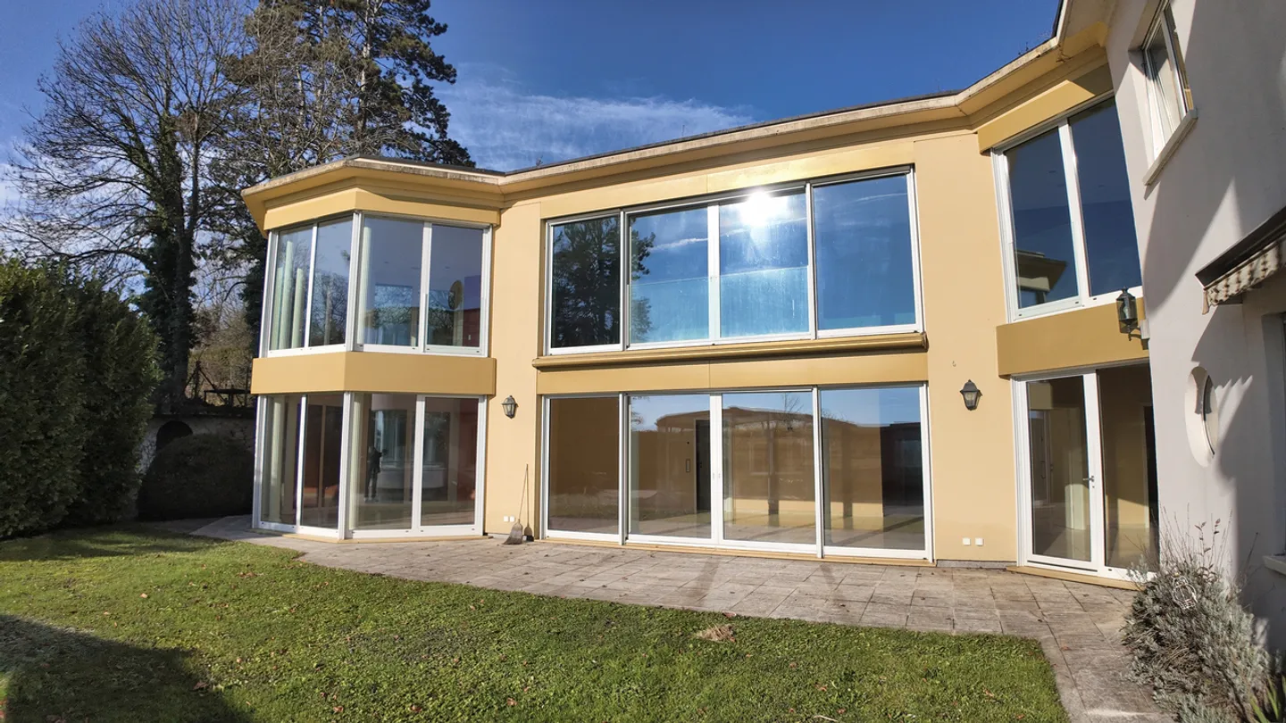 Magnificent 3-room apartment (135m2) with terrace in Vallon / FR - Photo 10 of 14