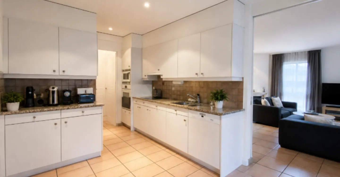 Magnificent renovated apartment in the city center, close to schools and shops - Photo 3 of 4