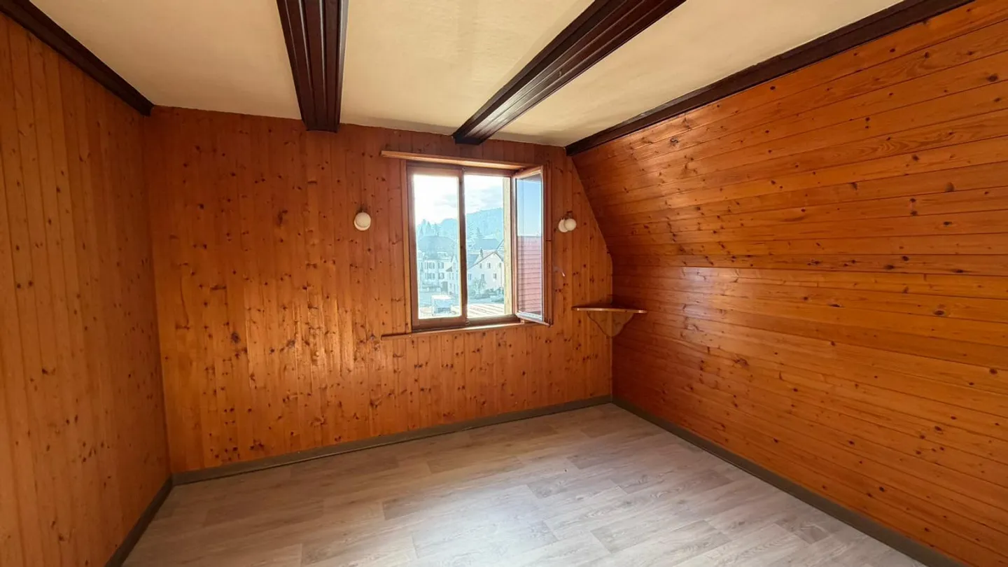 4 Room Old Building Apartment - Photo 1 of 8