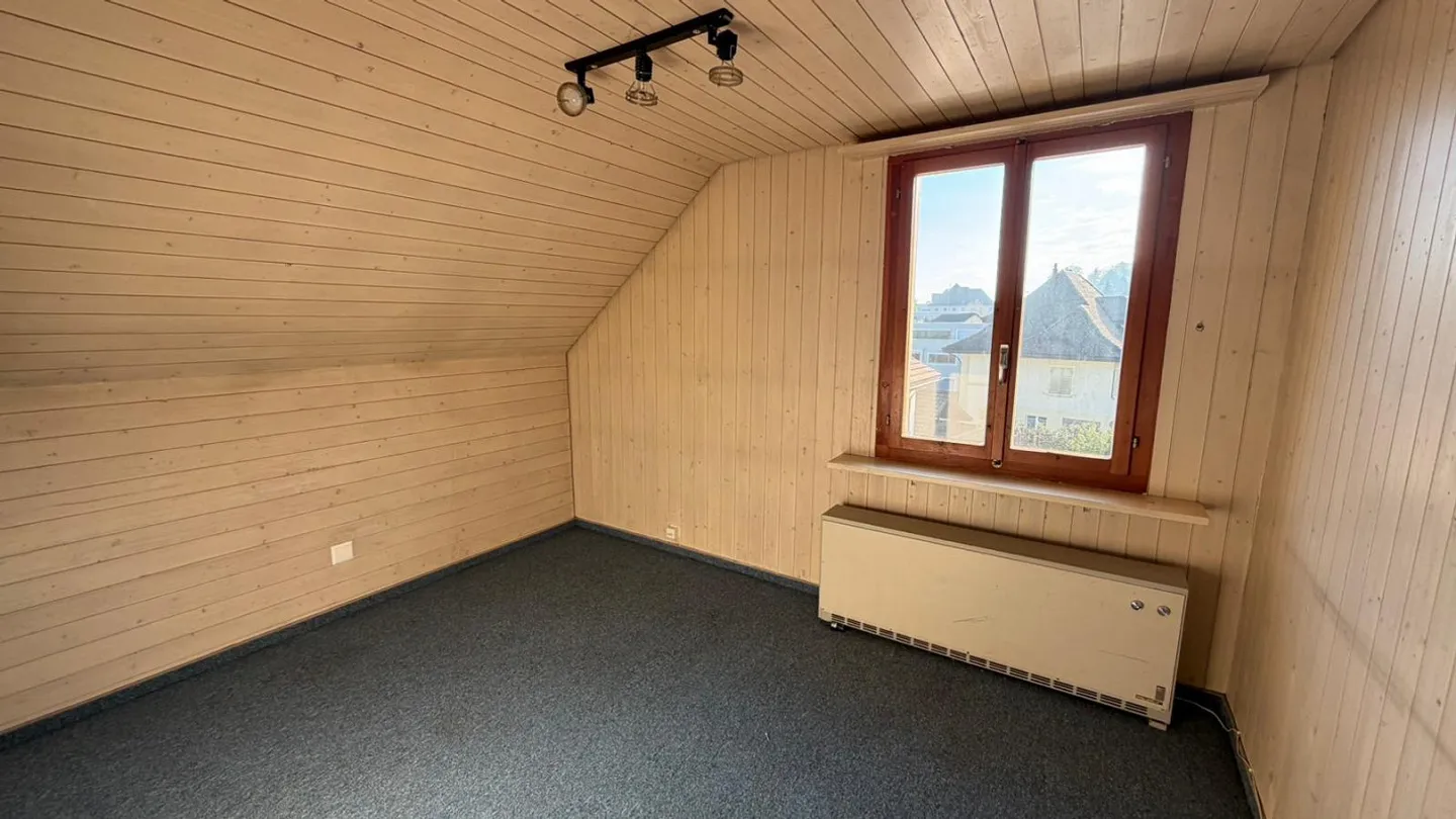 4 Room Old Building Apartment - Photo 2 of 8