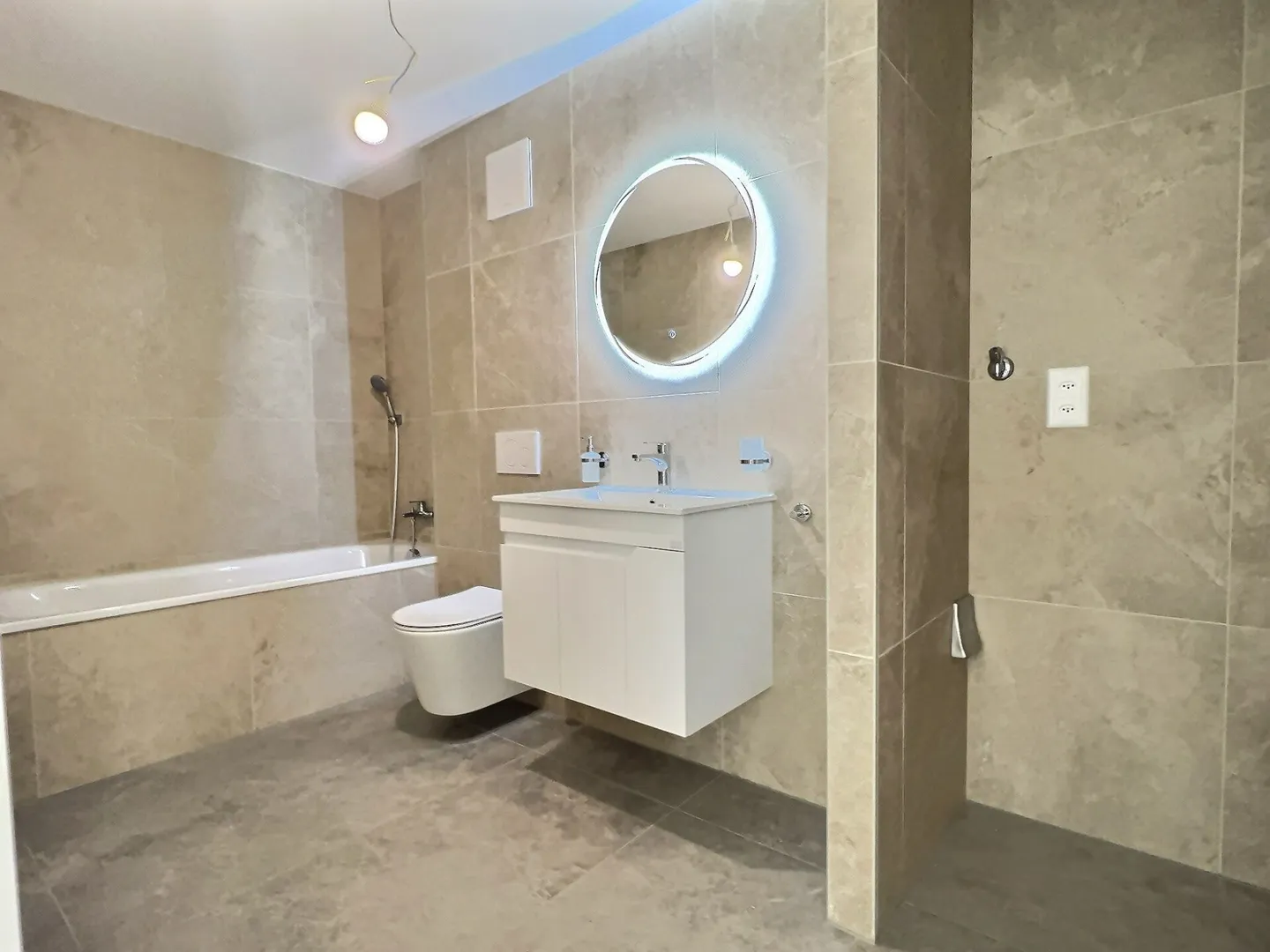 Geräumige 3,5-Zimmer-Wohnung mit großer Terrasse von 30 m2 - Foto 12 von 20