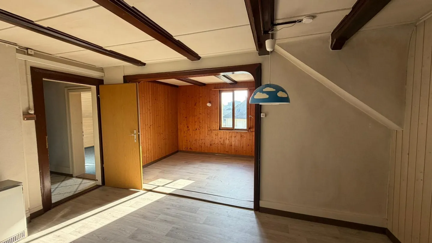 4 Room Old Building Apartment - Photo 8 of 8