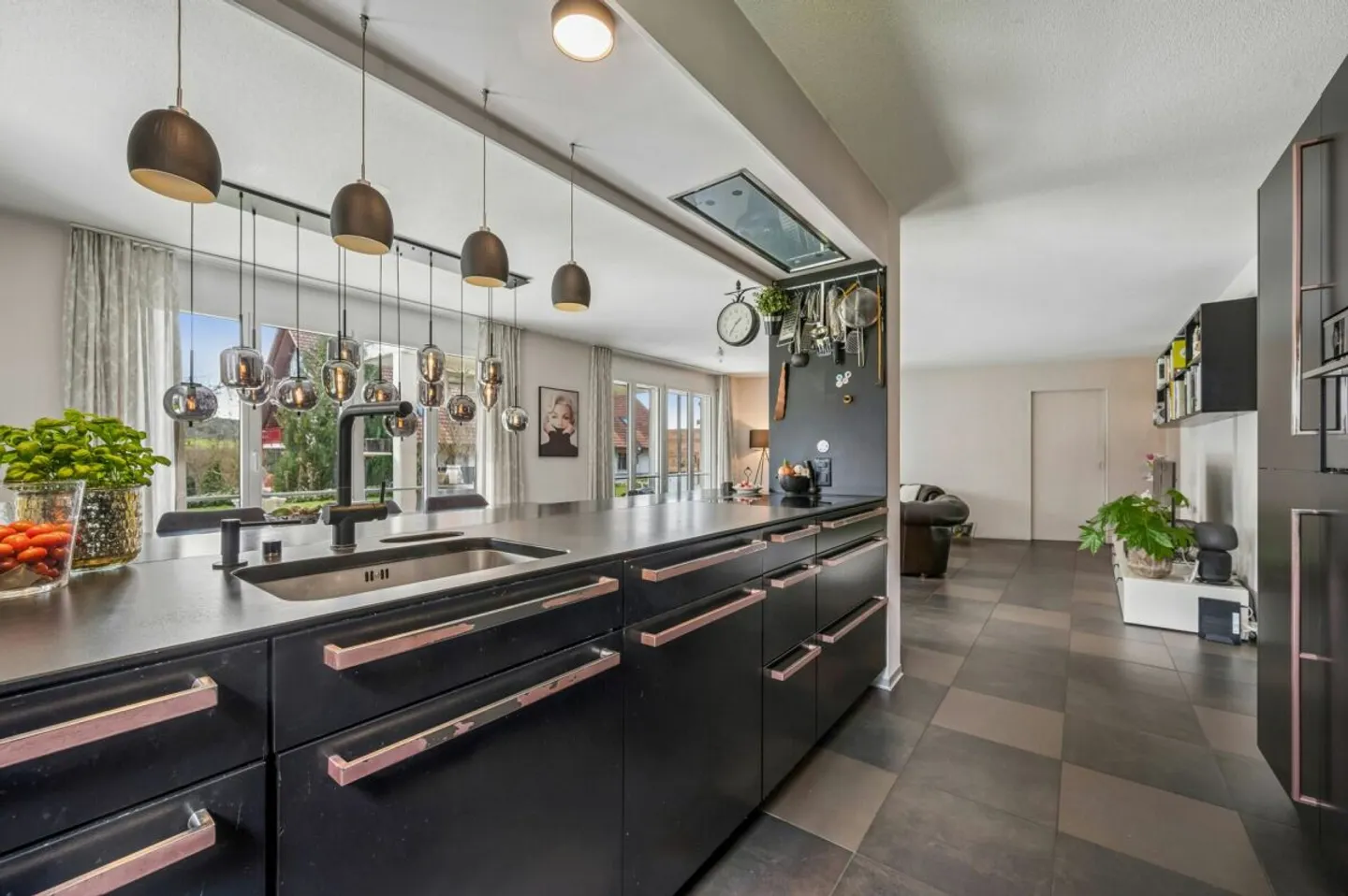 Modernisierte 4.5-Zimmer-Gartenwohnung - Foto 4 von 16