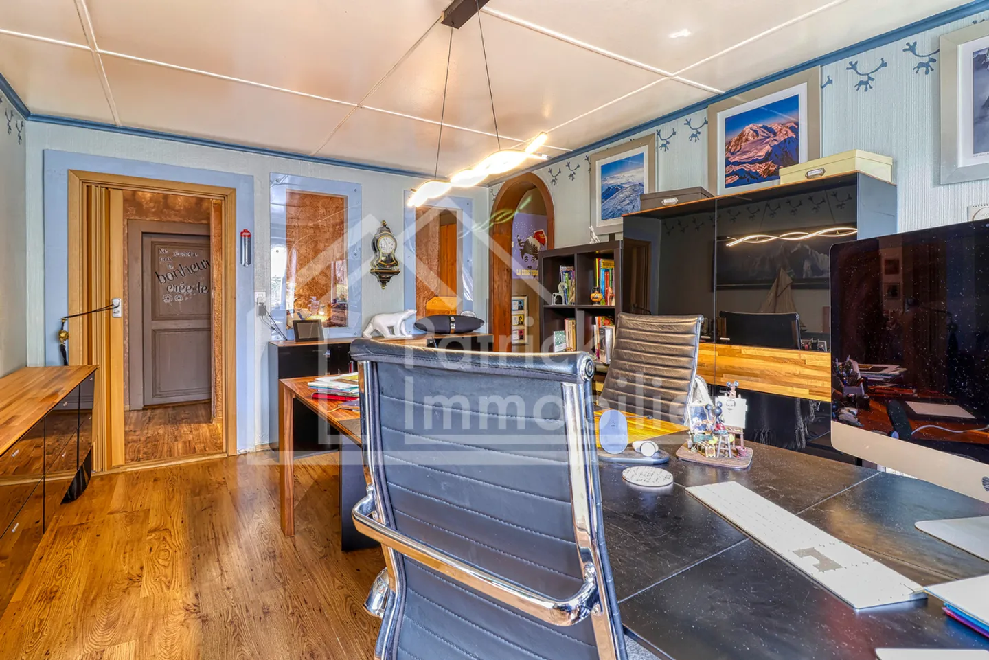 Characterful renovated farmhouse with swimming pool and equestrian facilities - Photo 10 of 14