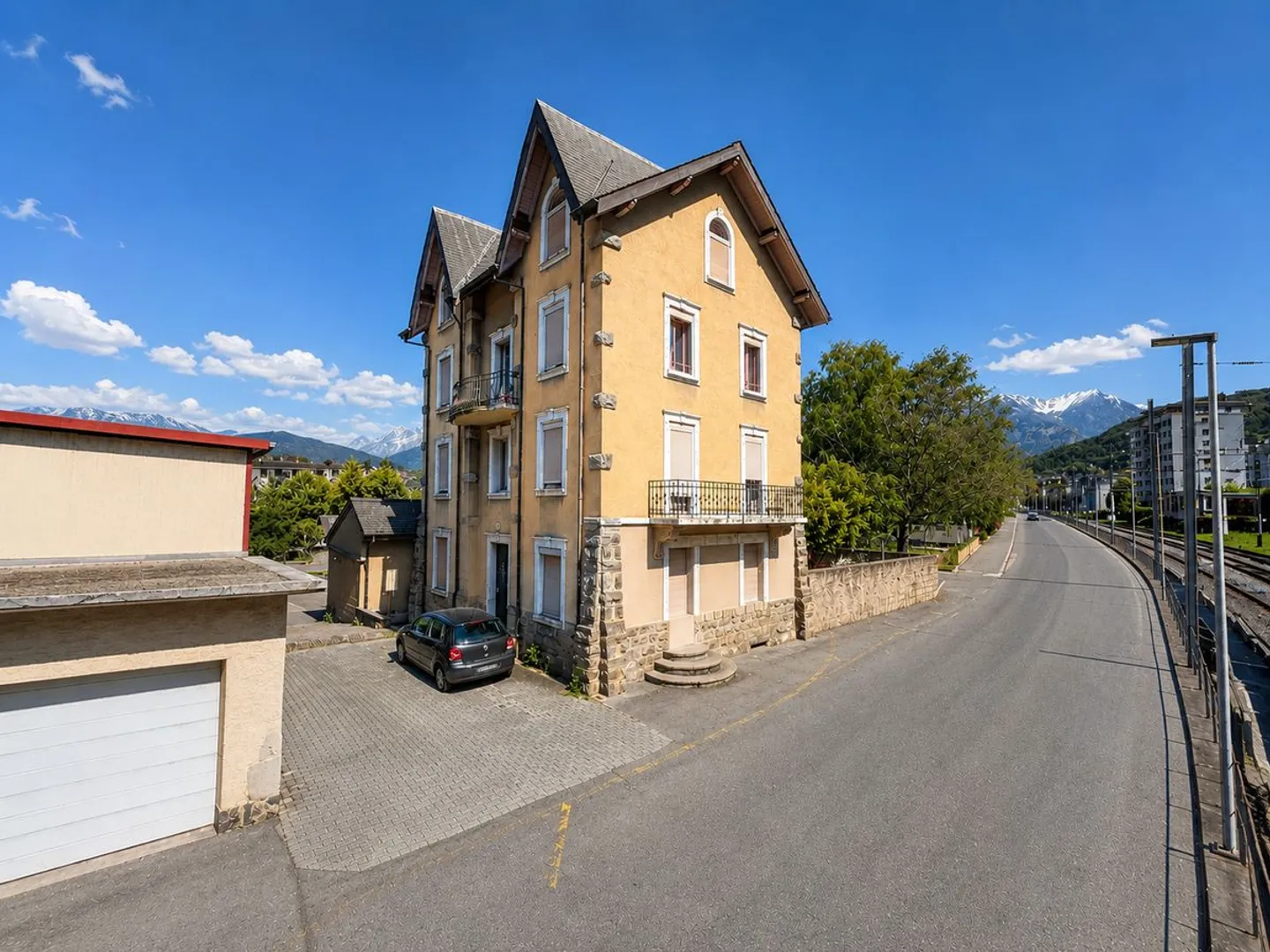 Investment Property in Monthey - Photo 1 of 13