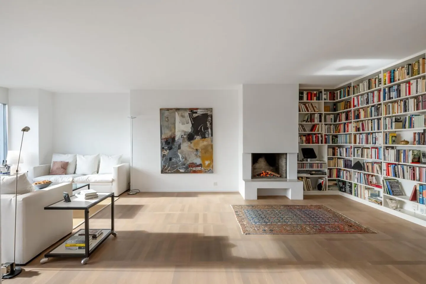 Zürich: Dream Home Above the Rooftops of the City of Limmat - Photo 2 of 5