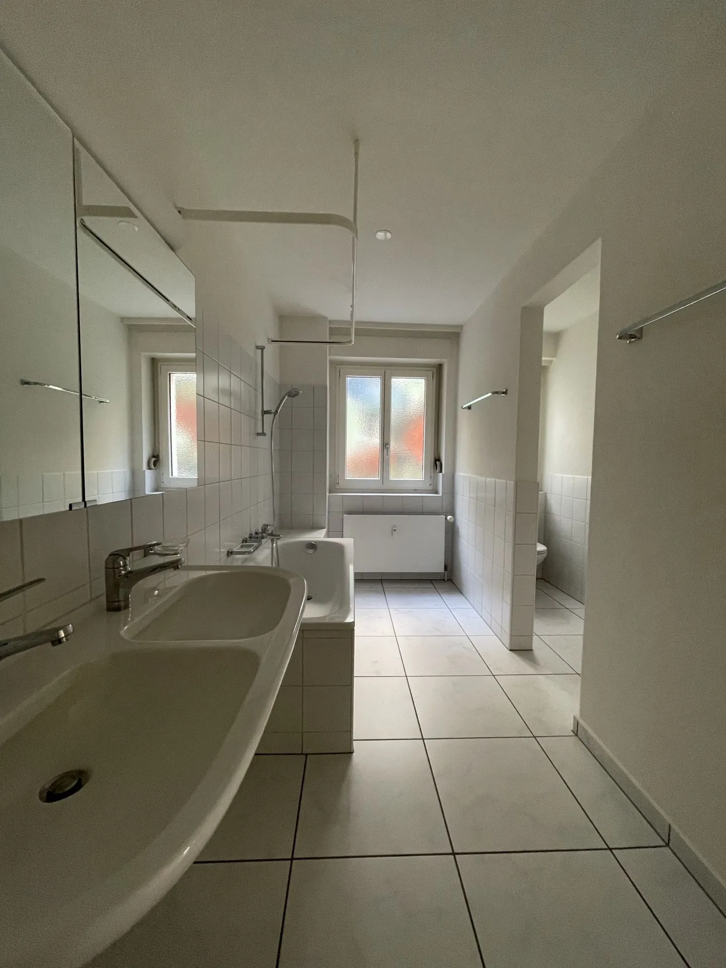 4-Room City Apartment - Photo 3 of 10