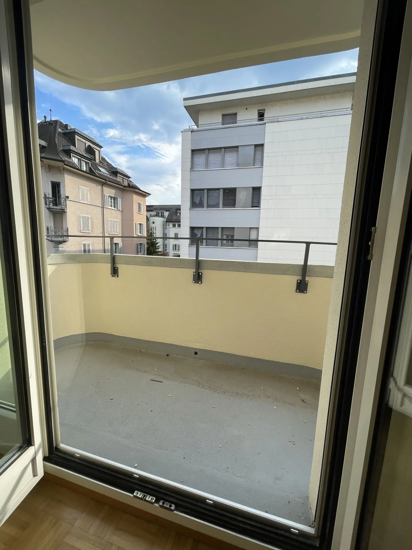 4-Room City Apartment - Photo 4 of 10