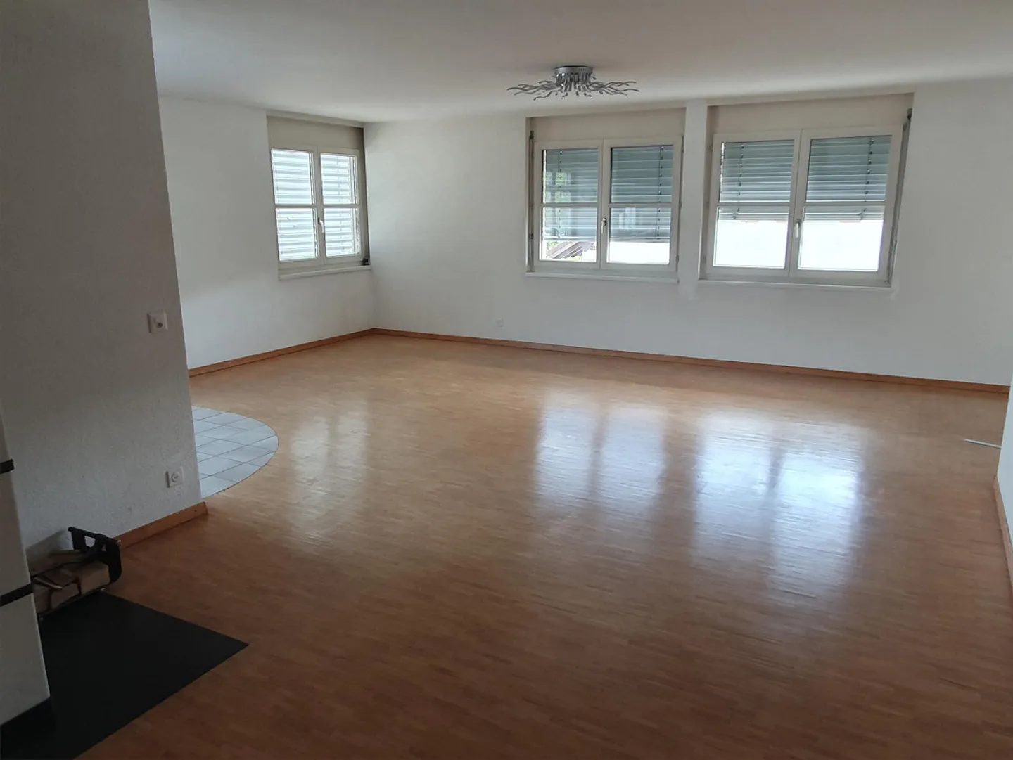 5 1/2 Apartment with 2 parking spaces - Photo 2 of 13