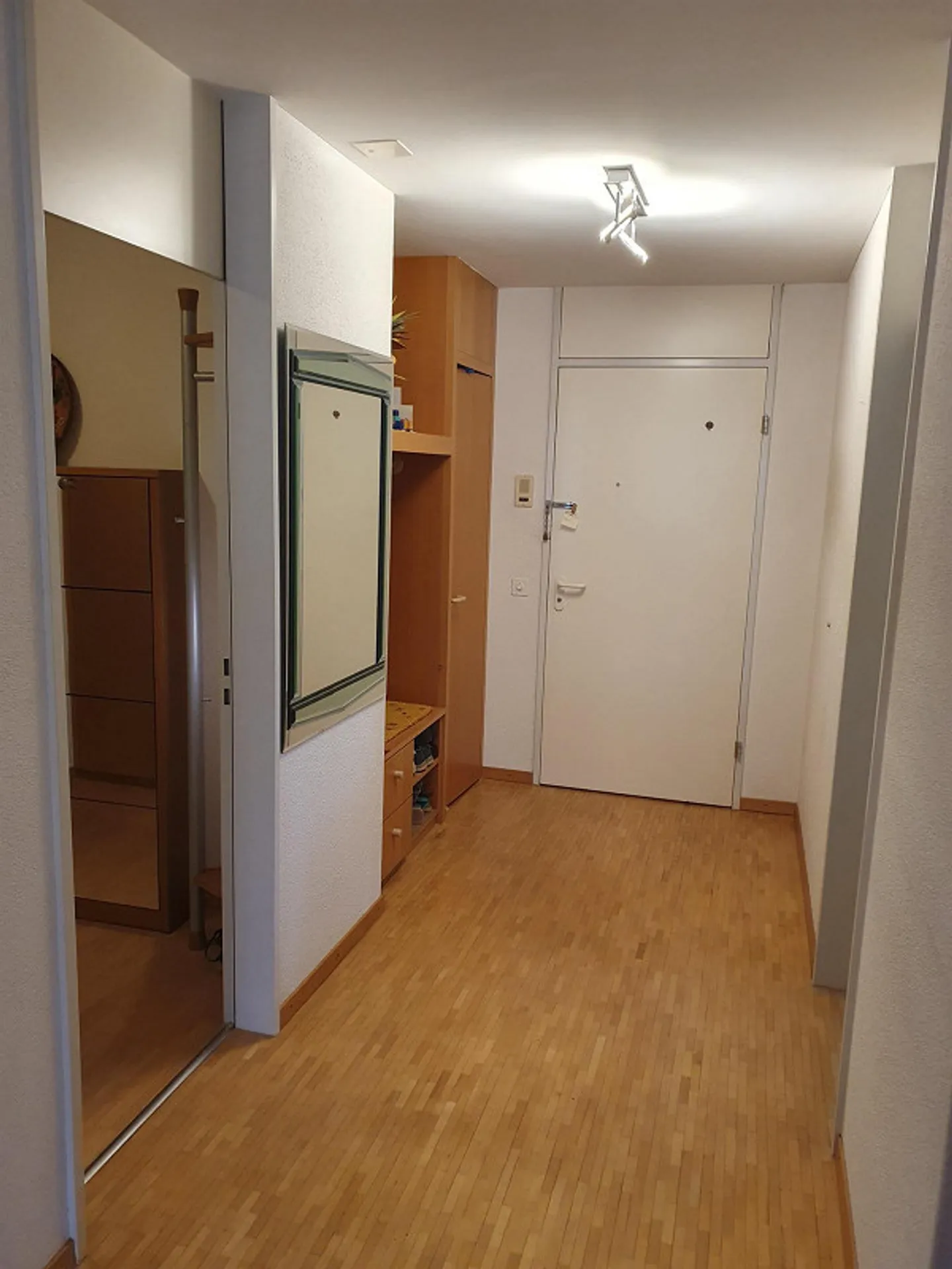 5 1/2 Apartment with 2 parking spaces - Photo 3 of 13
