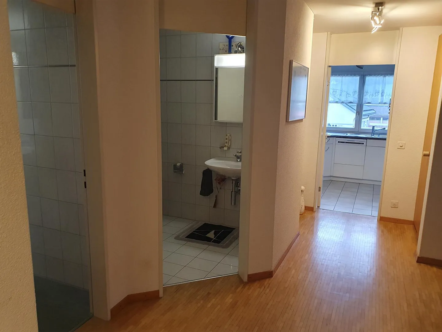 5 1/2 Apartment with 2 parking spaces - Photo 4 of 13