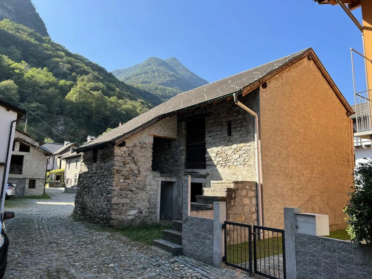 Casa rustica da ristrutturare - Foto 2 di 6