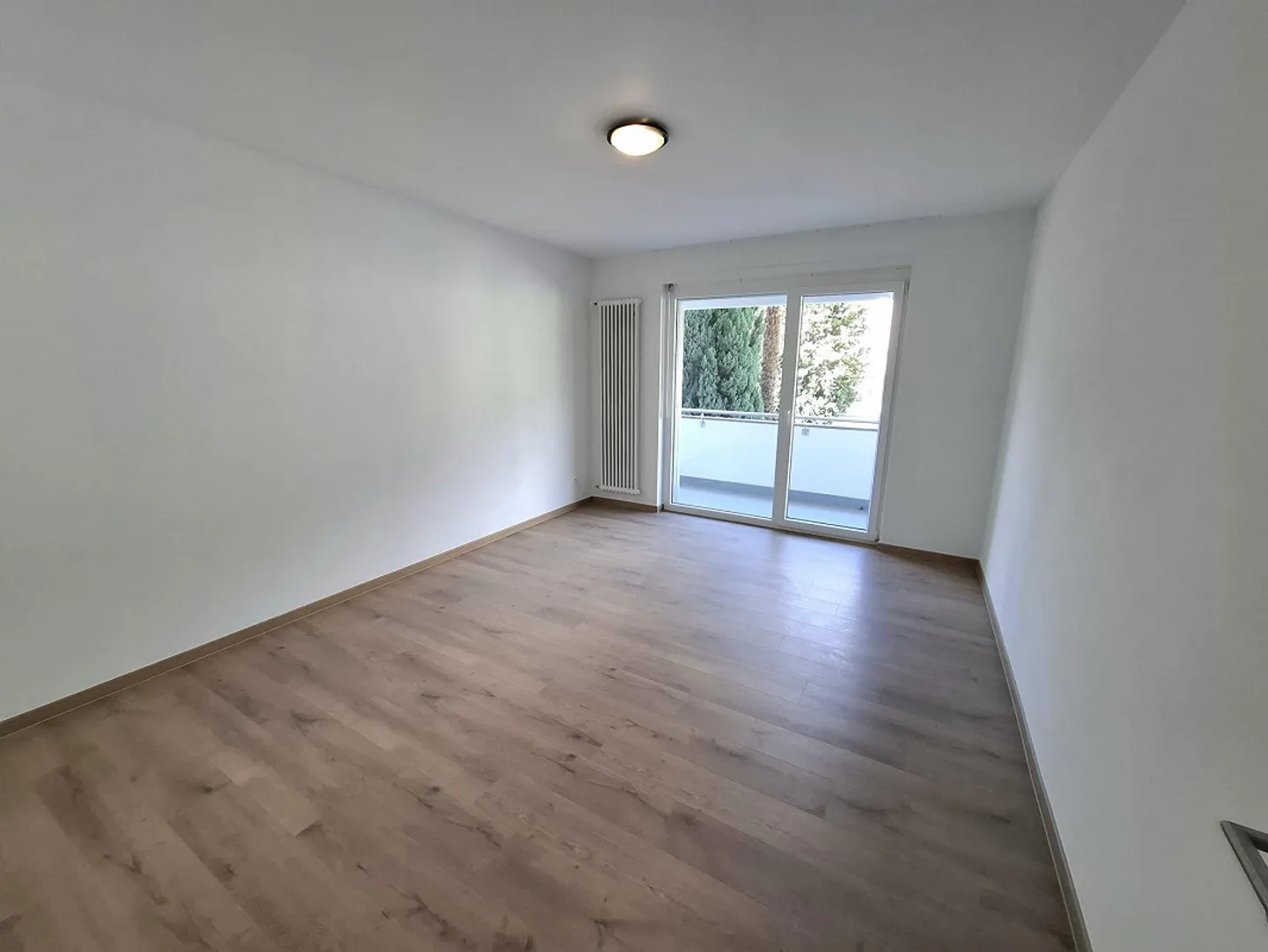 Helles und geräumiges Apartment mit 3,5 Zimmern in Castione, Kanton TI - Foto 9 von 14