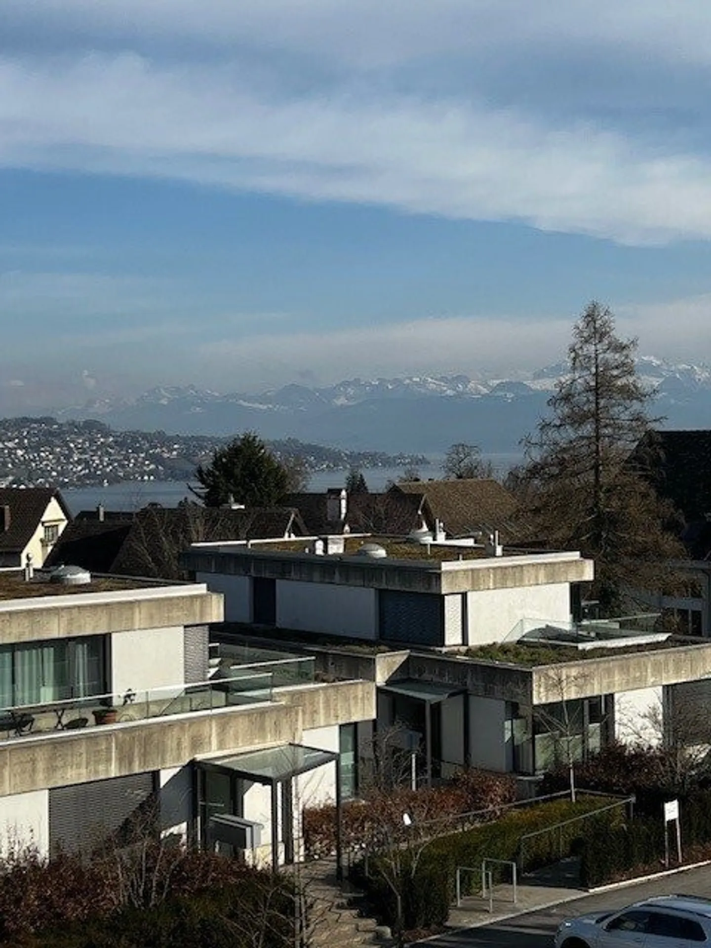 Bellissimo attico di 3 stanze in una posizione tranquilla - Foto 1 di 11