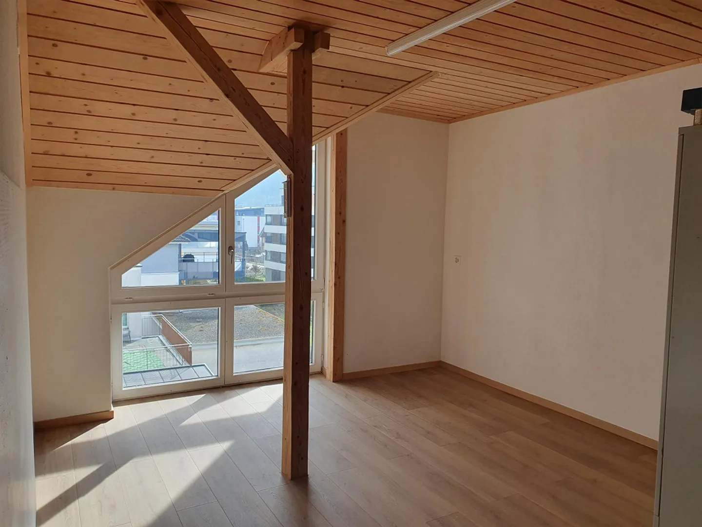 5 1/2 Apartment with 2 parking spaces - Photo 9 of 13