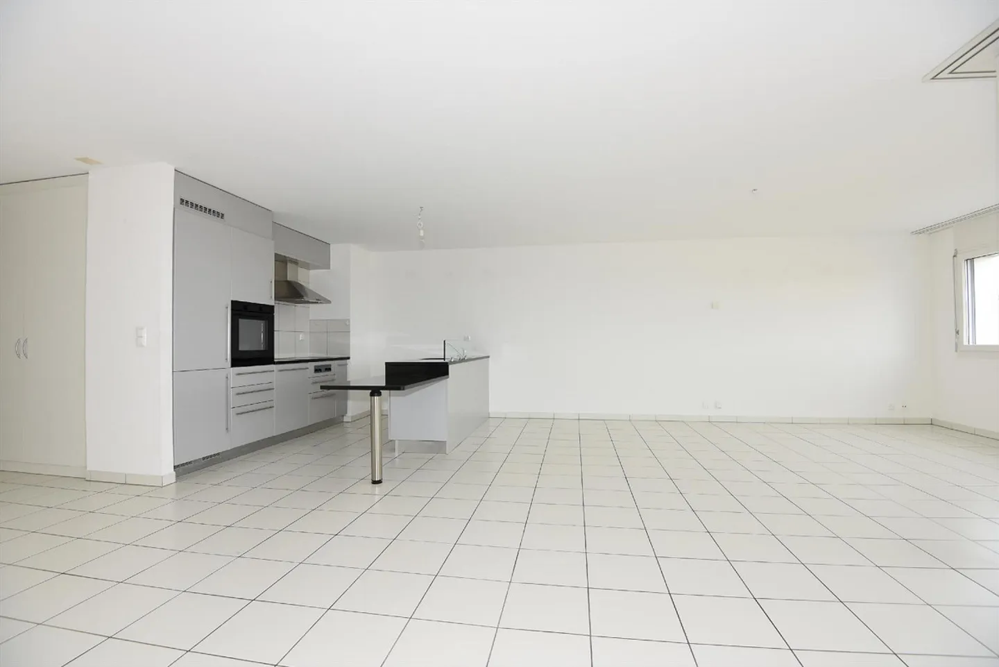 Bel appartement dans un cadre verdoyant - Photo 2 sur 9