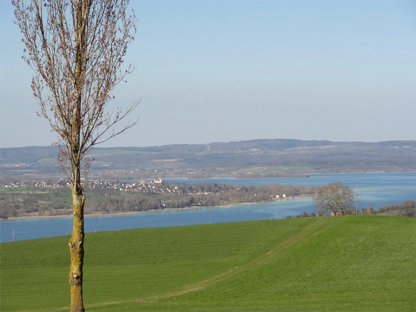 Beautiful 4 1/2-room apartment with lake view - Photo 1 of 7