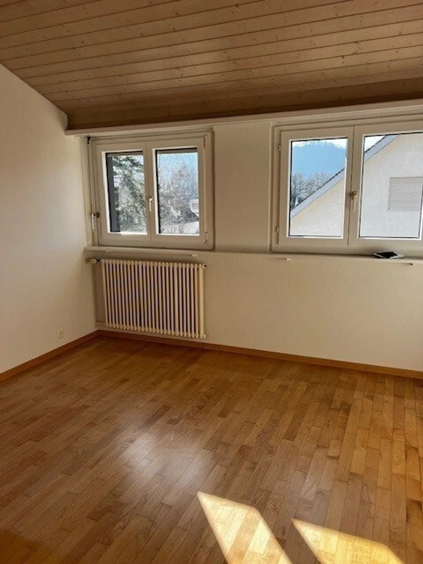 Bellissimo attico di 3 stanze in una posizione tranquilla - Foto 6 di 11