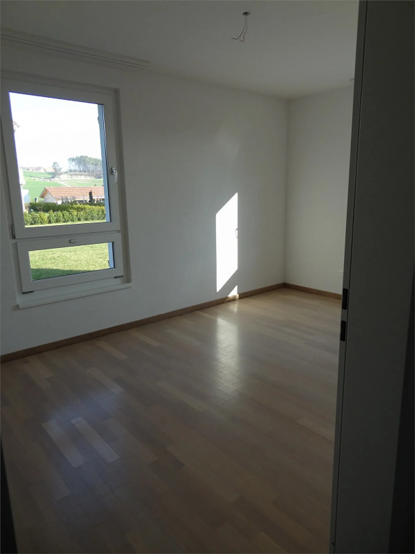 Beautiful 4 1/2-room apartment with lake view - Photo 3 of 7