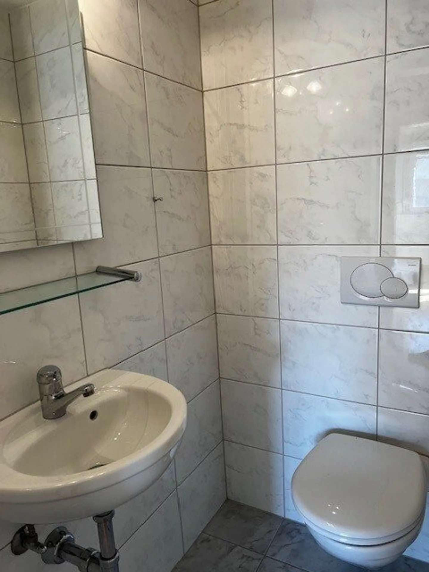 Bellissimo attico di 3 stanze in una posizione tranquilla - Foto 8 di 11