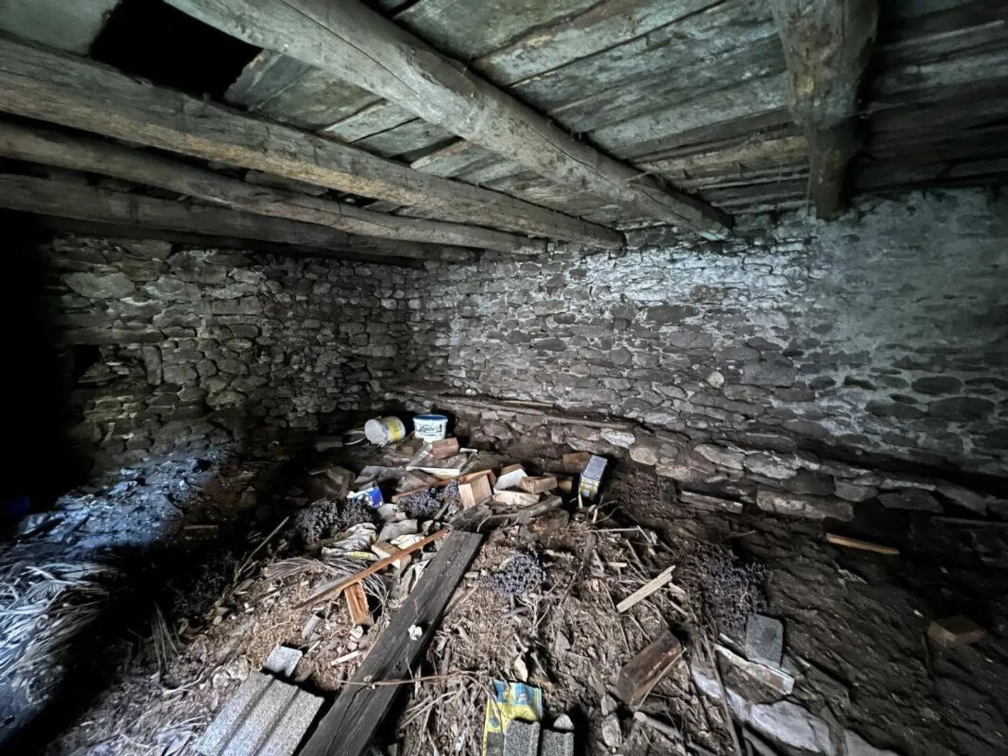 Casa rustica da ristrutturare - Foto 5 di 6