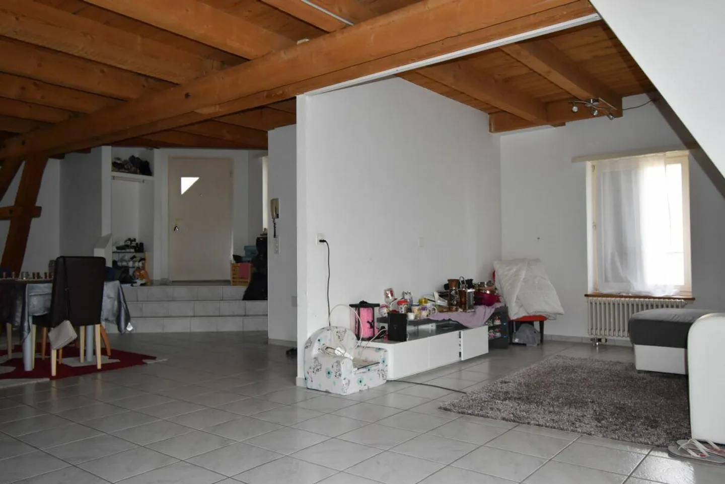 Appartamento accogliente all'ultimo piano con balcone / Centro Neuhausen - Foto 4 di 11