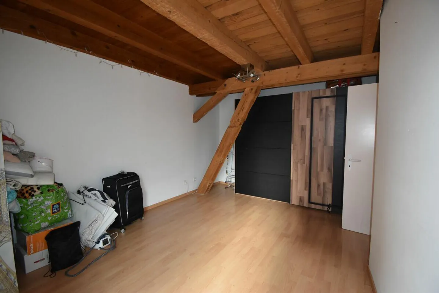 Appartamento accogliente all'ultimo piano con balcone / Centro Neuhausen - Foto 7 di 11