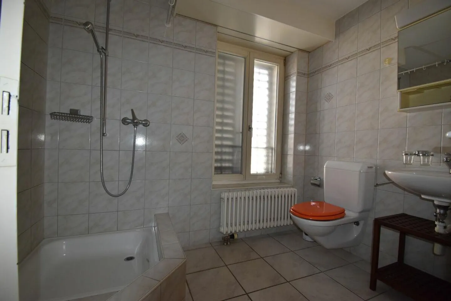 Appartamento accogliente all'ultimo piano con balcone / Centro Neuhausen - Foto 8 di 11