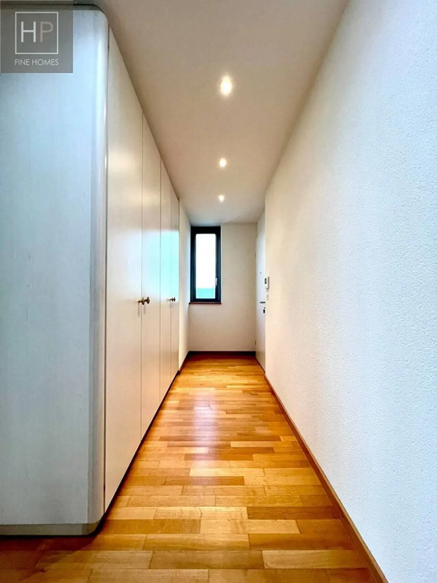 Appartement en attique de 4,5 pièces avec espace aménagé et 2 AEHP - Photo 7 sur 19