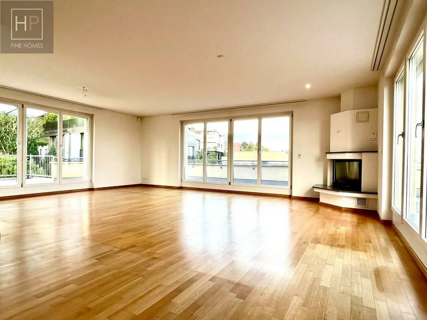 Appartement en attique de 4,5 pièces avec espace aménagé et 2 AEHP - Photo 2 sur 19