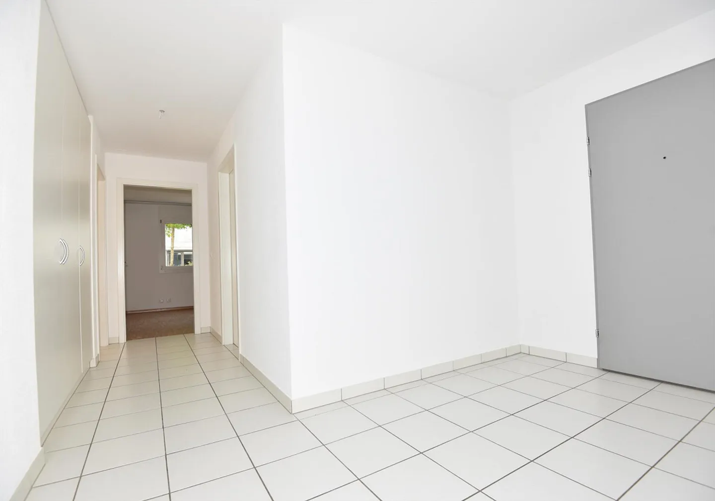 Appartamento spazioso con grande balcone - Foto 7 di 9