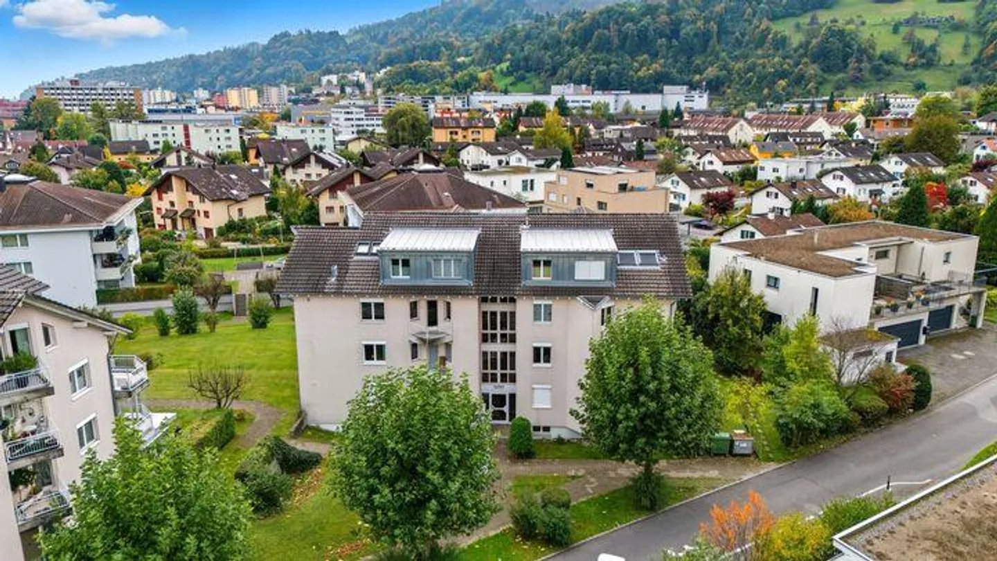 LIVING IN THE GREEN WITH A VIEW OF THE MOUNTAIN LANDSCAPE - Photo 7 of 7