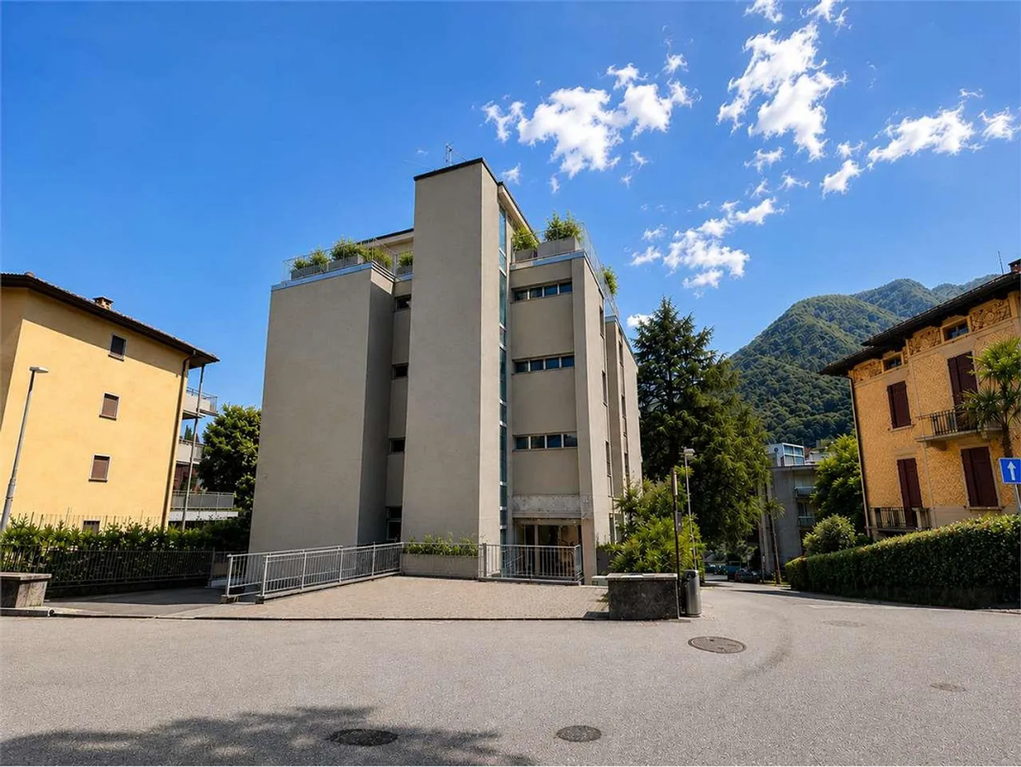 LUGANO LORETO | SPAZI IMPORTANTI, CASA SU MISURA - Foto 1 di 13
