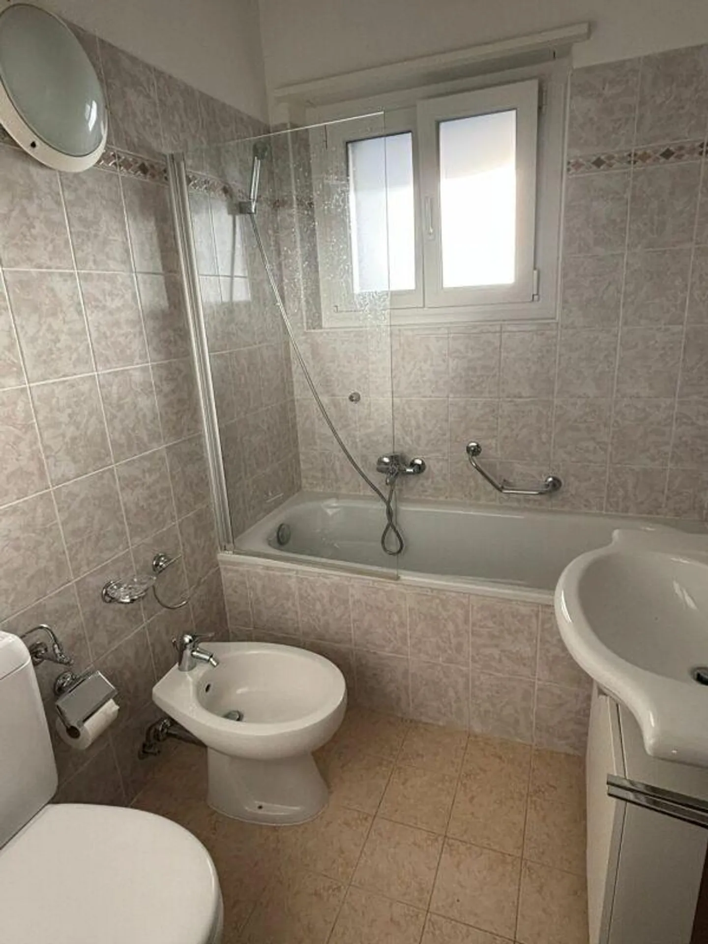 Spacious 2.5-room apartment - Photo 4 of 6