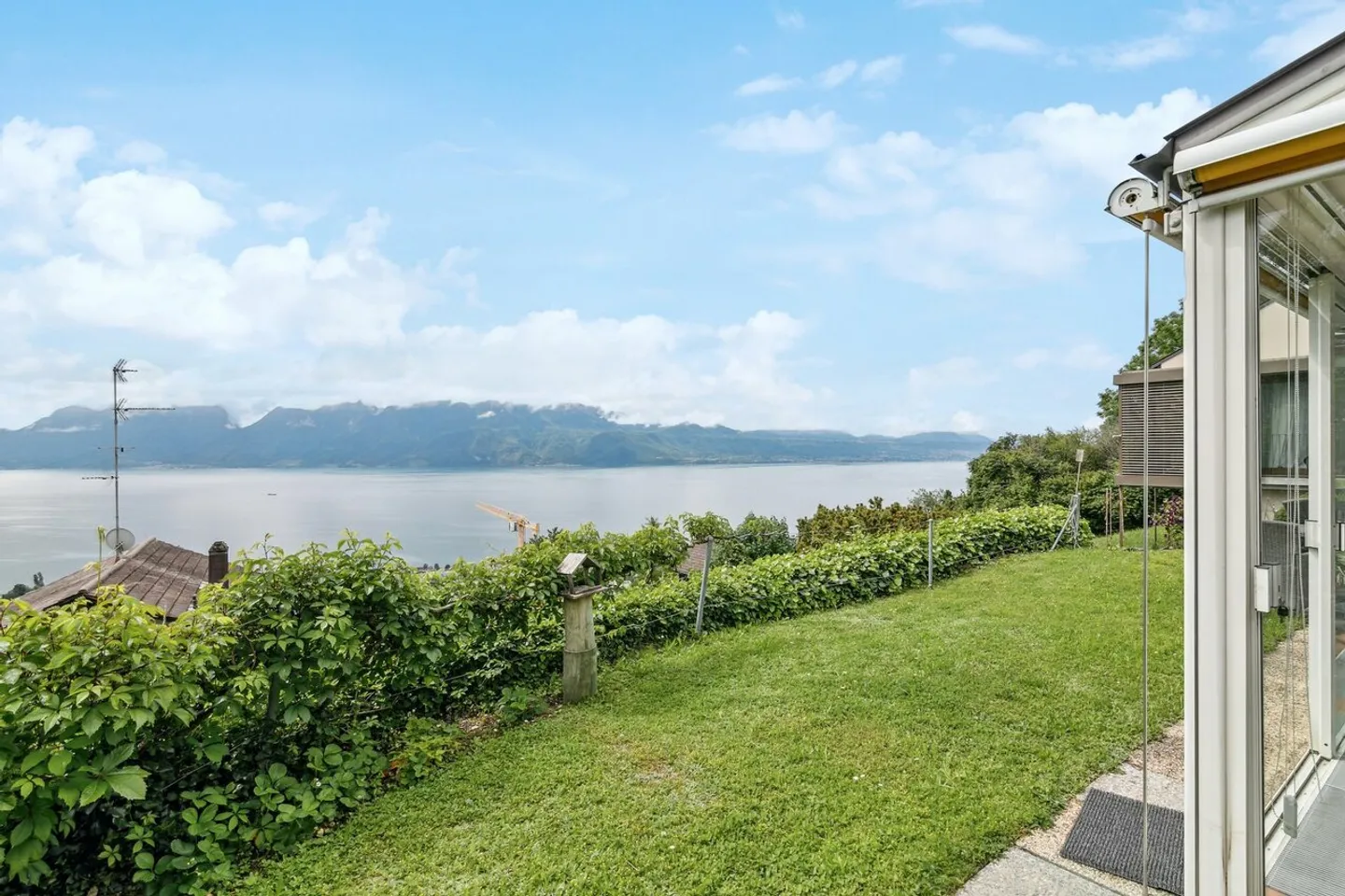 Rare and unique situation with an exceptional view! - Photo 3 of 14