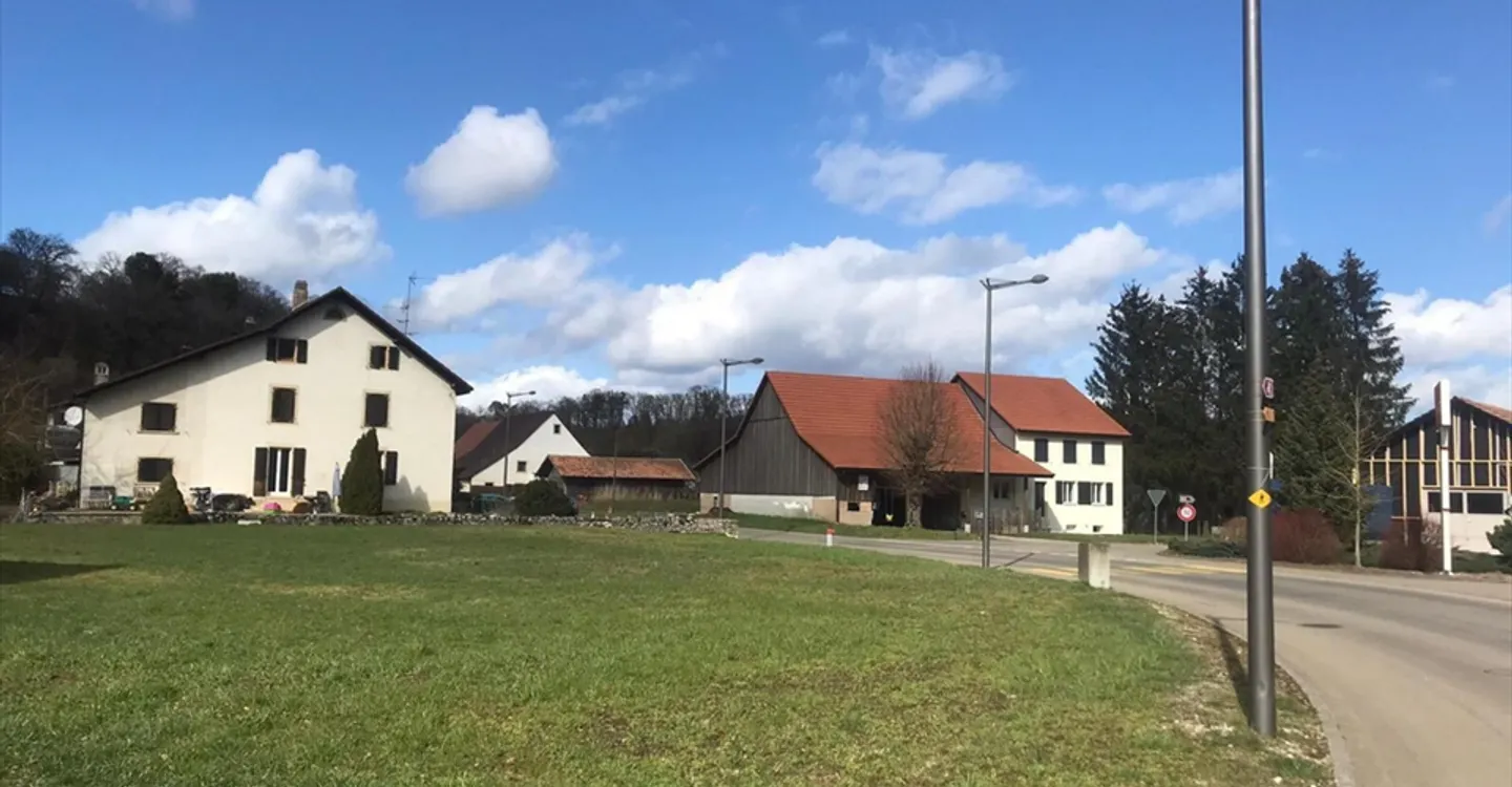 Terreni edificabili nel villaggio - Foto 2 di 4