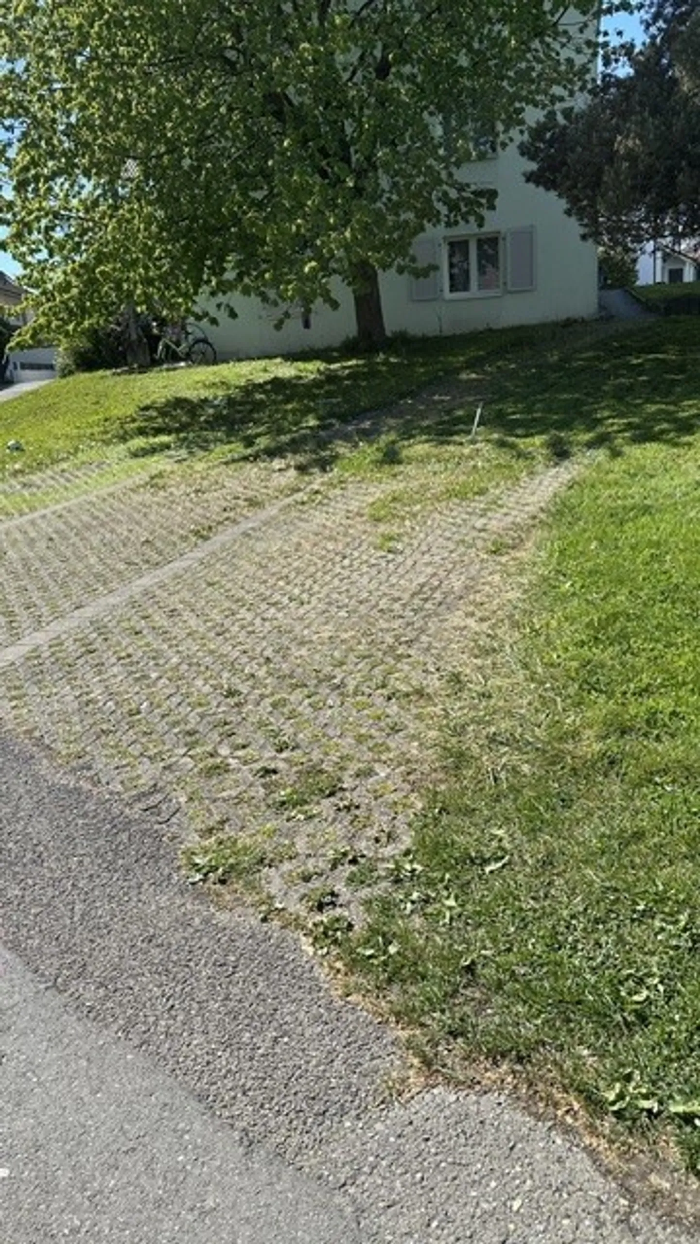 Posti auto all'aperto a prezzi accessibili in affitto! - Foto 3 di 3