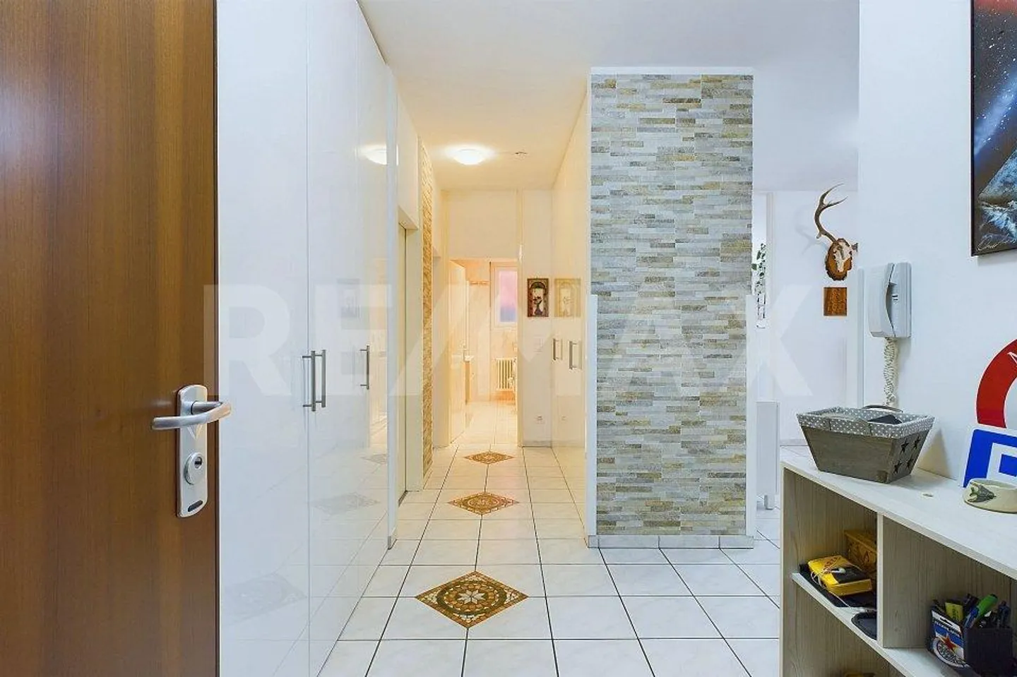 Interesting, renovated apartment in the heart of Lugano - Photo 3 of 13