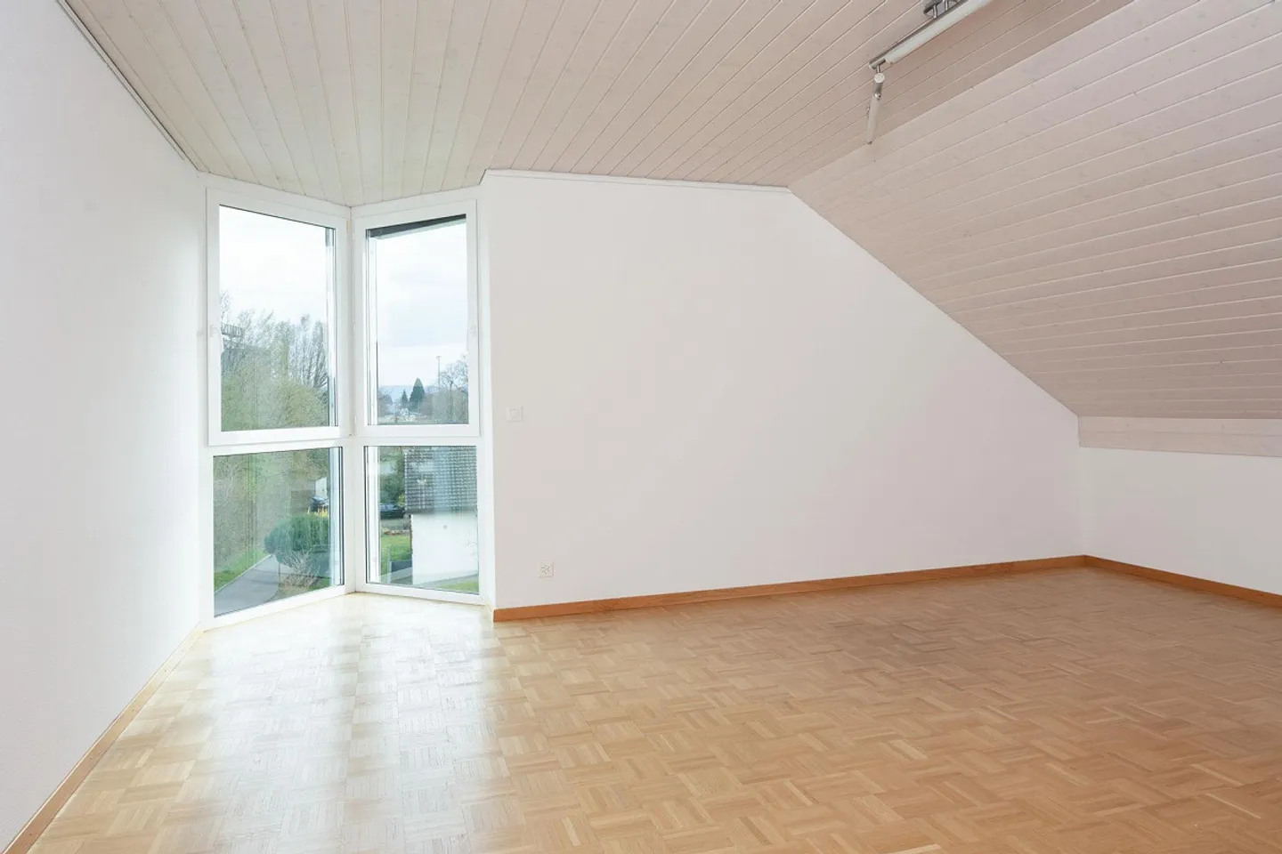 Ampio attico a Zofingen - Foto 9 di 12
