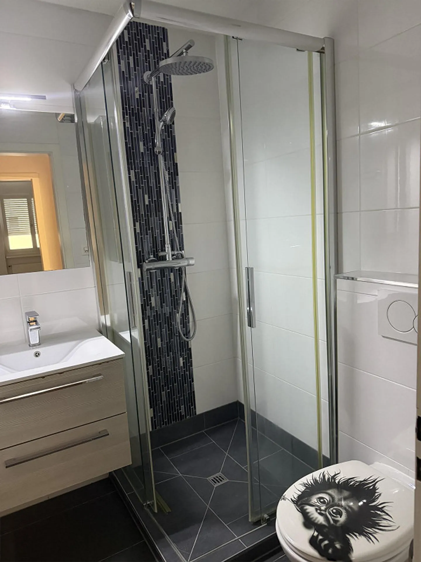 Appartement moderne de 3,5 pièces avec balcon et place de parking à Au SG - Photo 5 sur 11