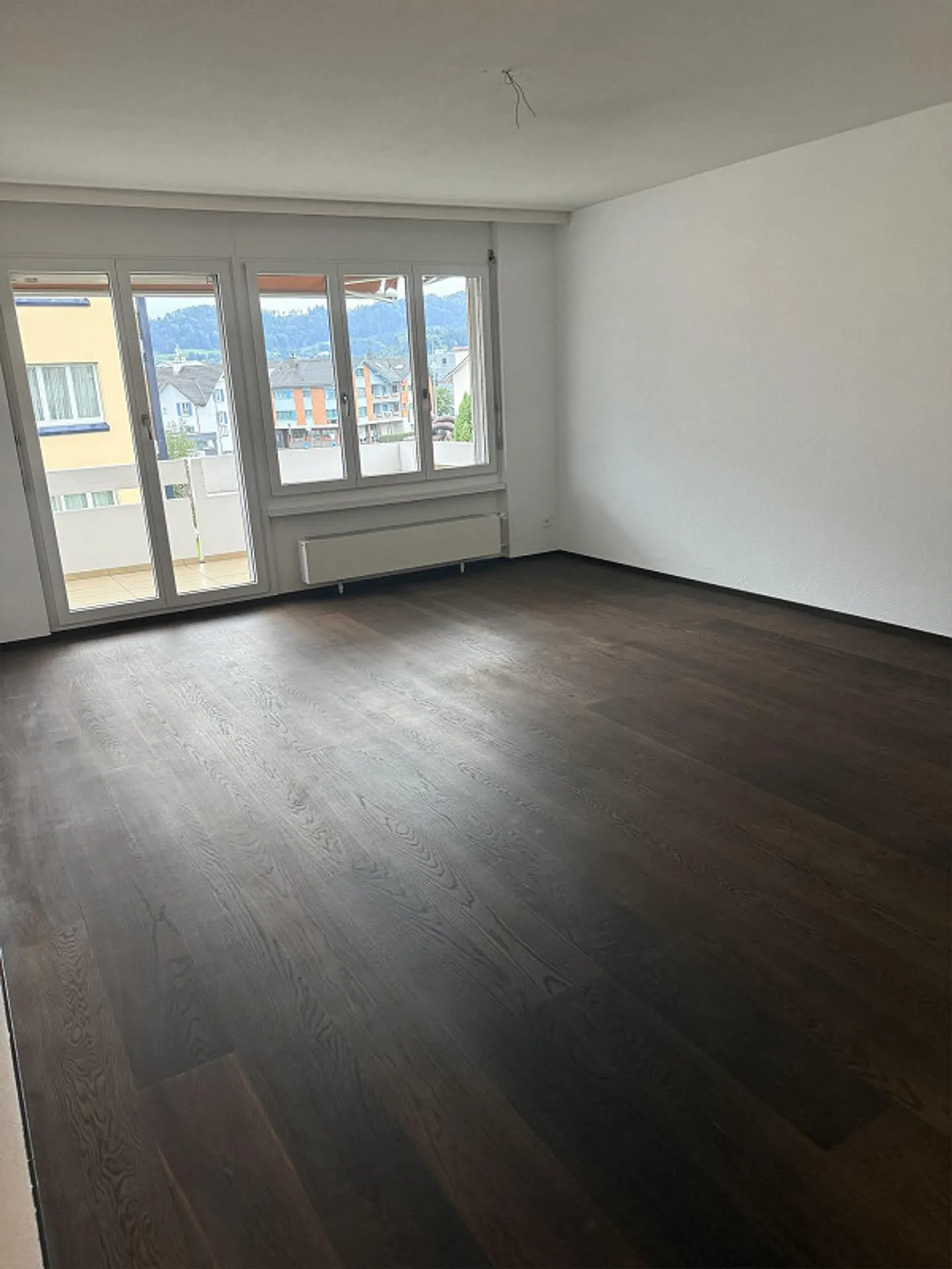 Appartement moderne de 3,5 pièces avec balcon et place de parking à Au SG - Photo 6 sur 11