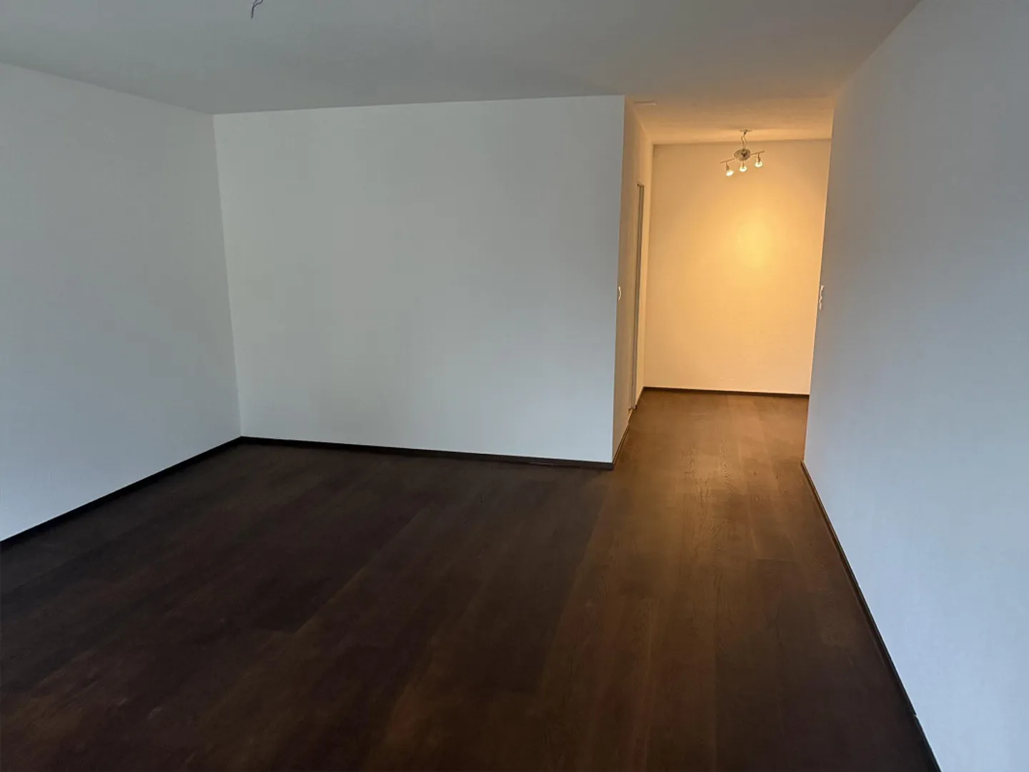Appartement moderne de 3,5 pièces avec balcon et place de parking à Au SG - Photo 9 sur 11