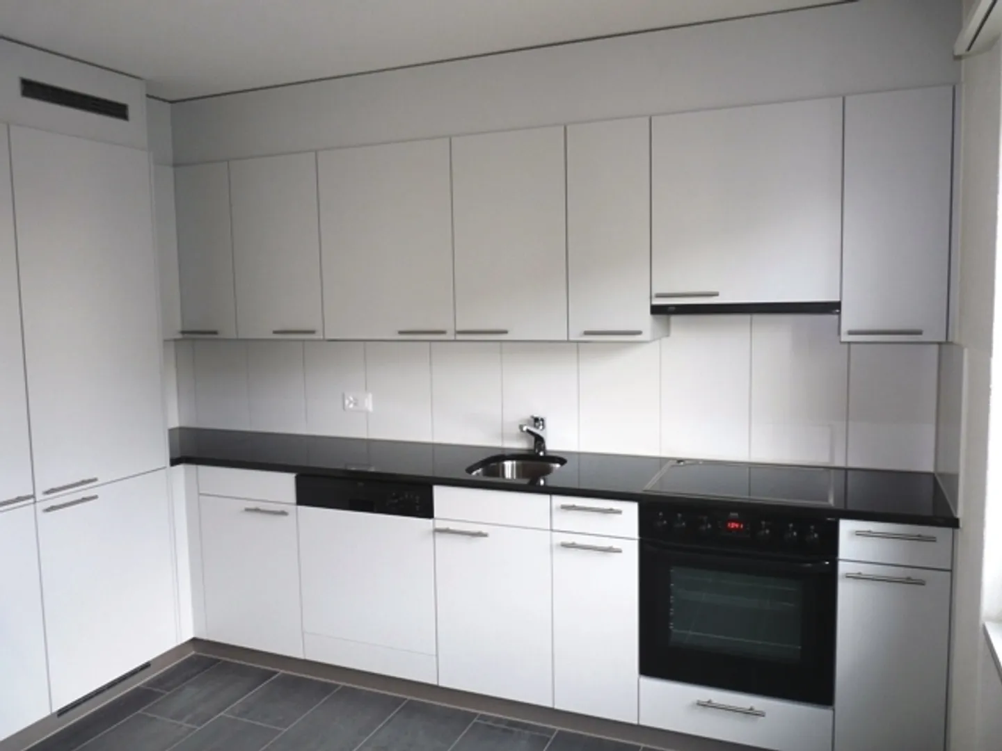 Appartement moderne avec balcon - Photo 5 sur 6