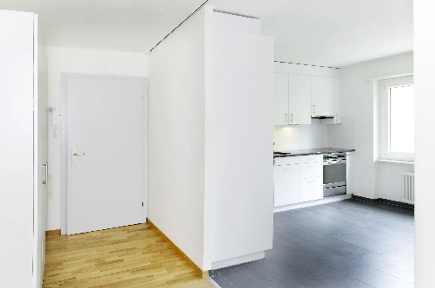 Appartement moderne avec balcon - Photo 1 sur 6