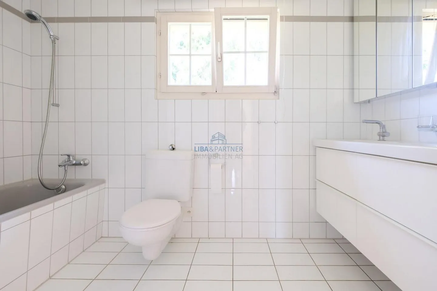 Maison jumelée attrayante avec jardin idyllique à Bottmingen - Photo 16 sur 22