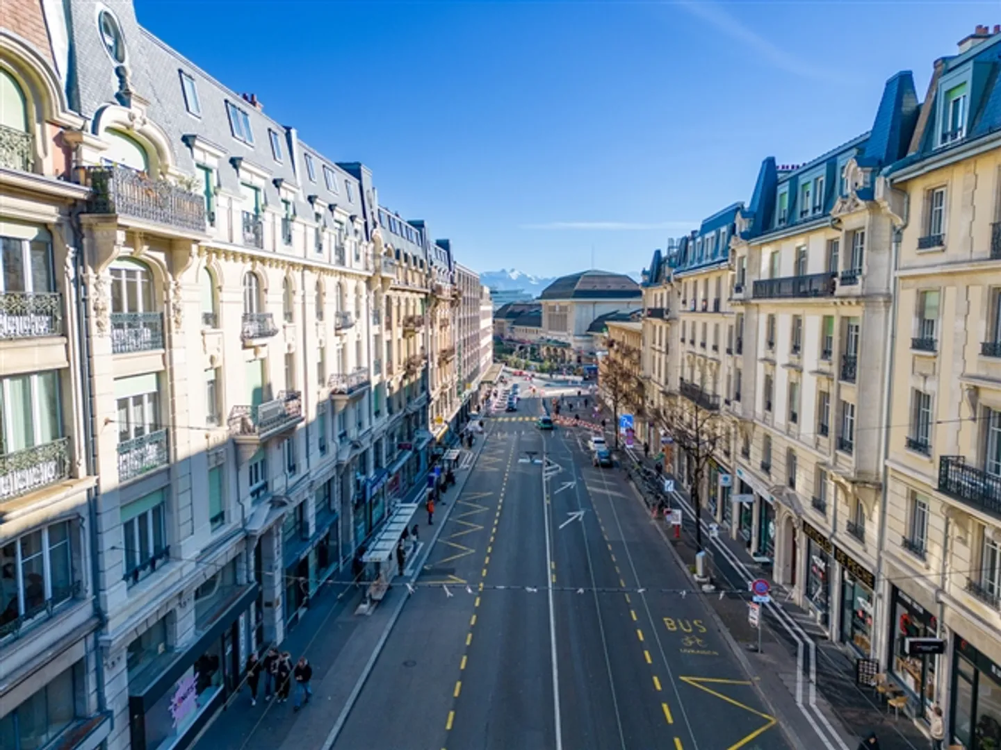 Charming 3-room apartment near Lausanne train station - Photo 1 of 9