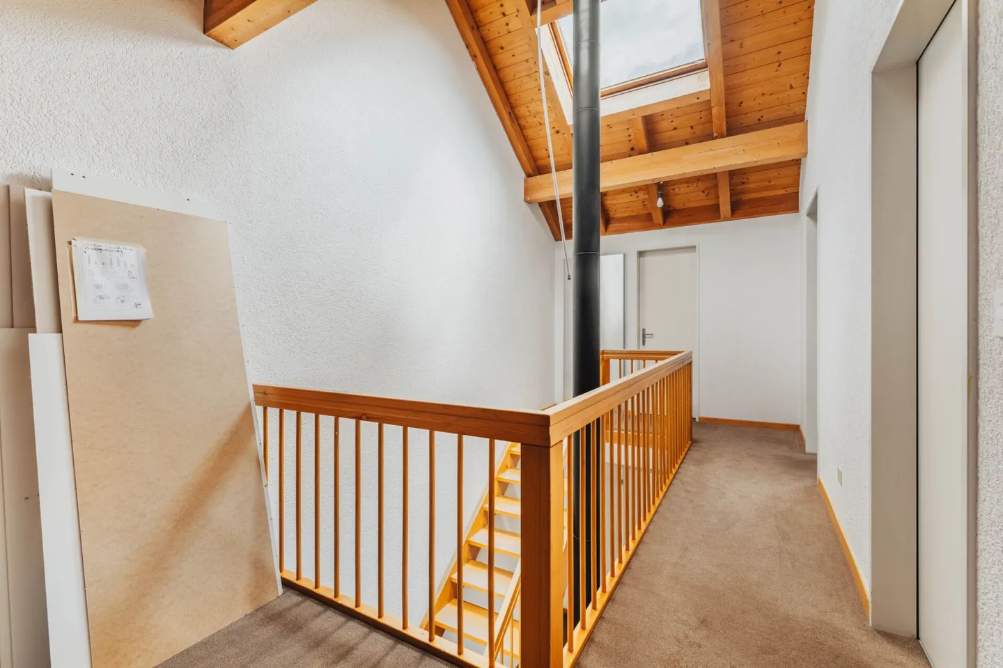 Single Family House / Middle House with Garden - Photo 15 of 24