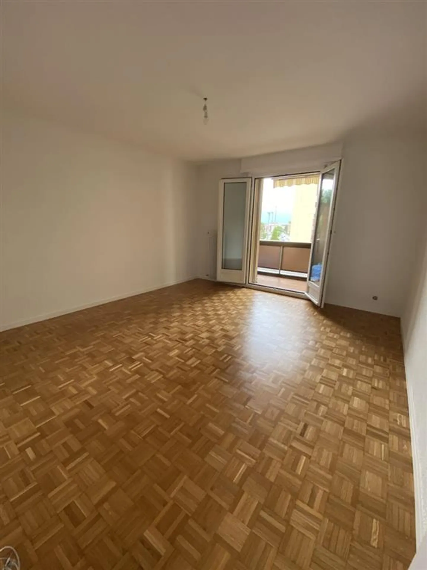 Charmante 2-Zimmer Wohnung in Vevey - Foto 4 von 8